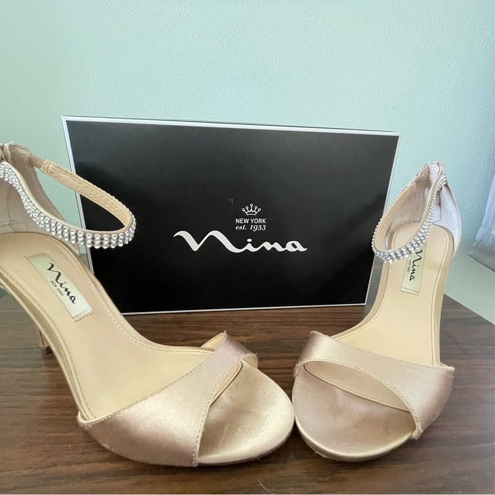 Nina special occasion shoes size 8